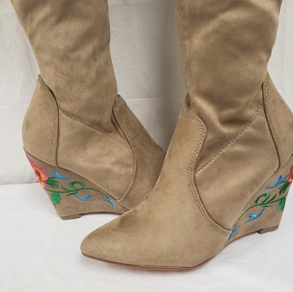Tan suede thigh high boots - Picture 6 of 9